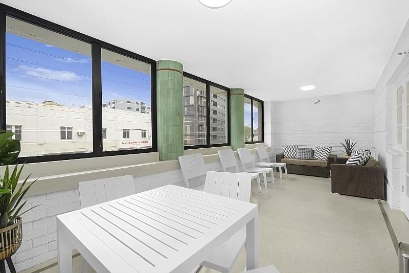 Horse And Jockey Hotel image