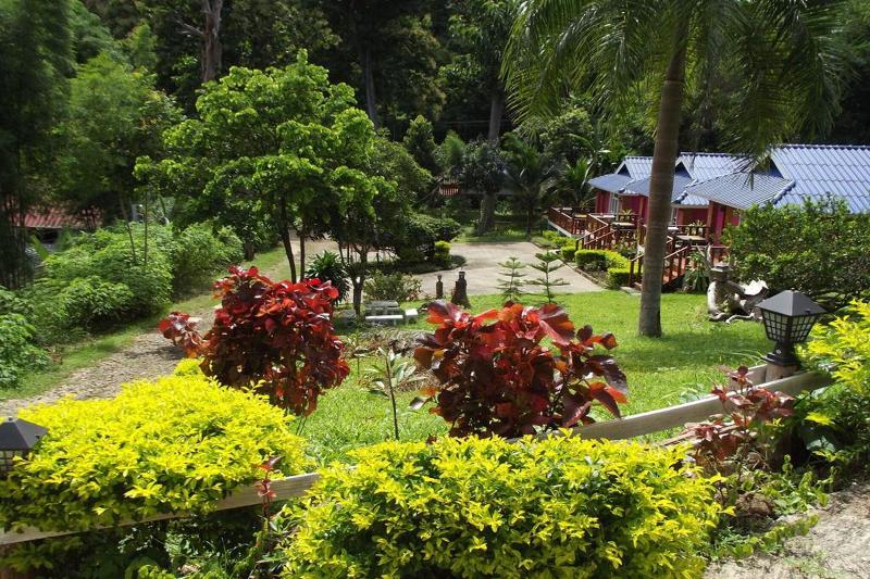 Phuchomjan Resort image