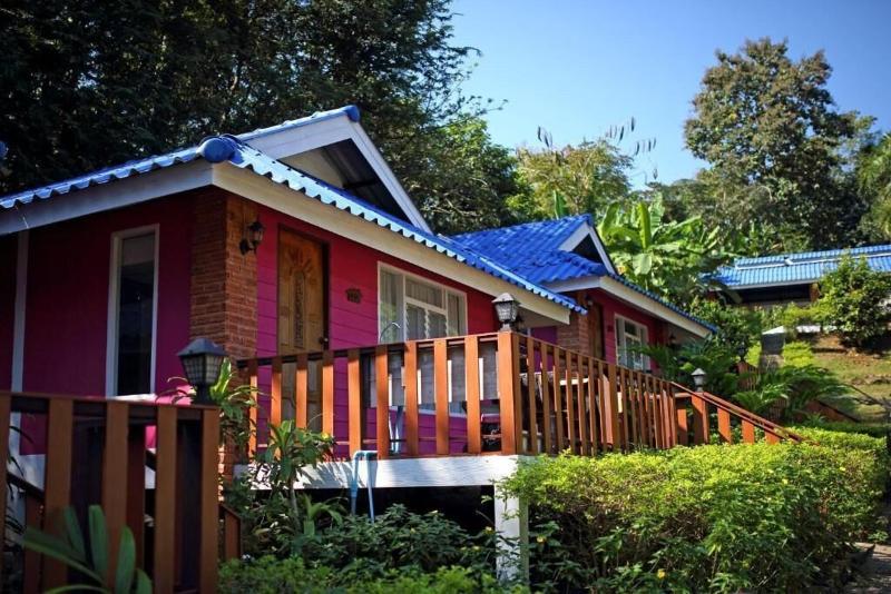 Phuchomjan Resort image