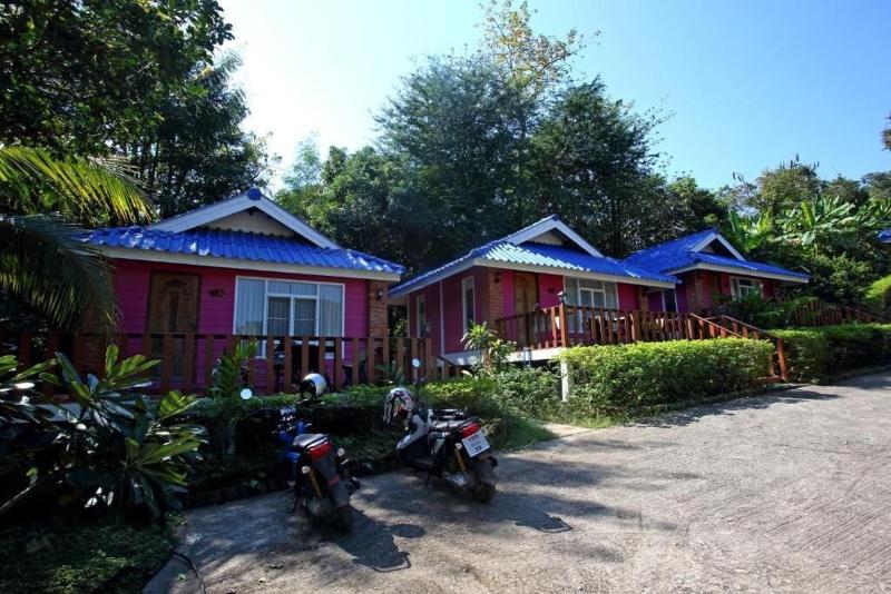 Phuchomjan Resort image