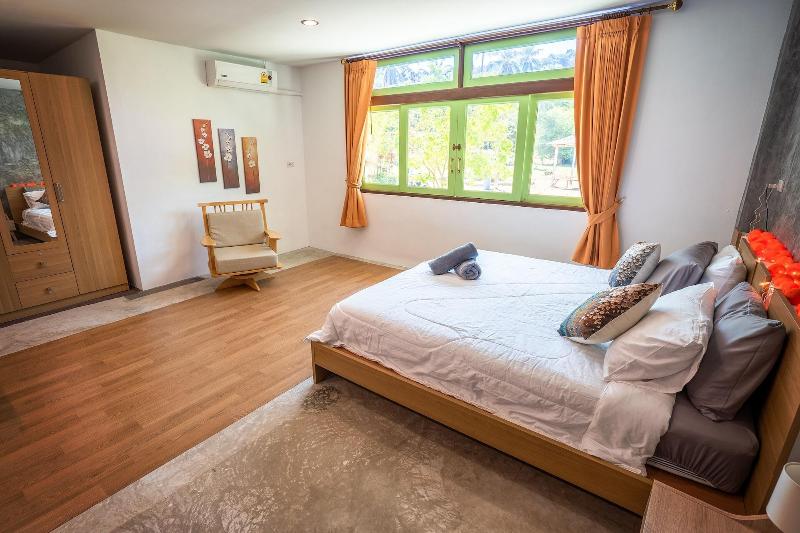 Tonmai Suites image