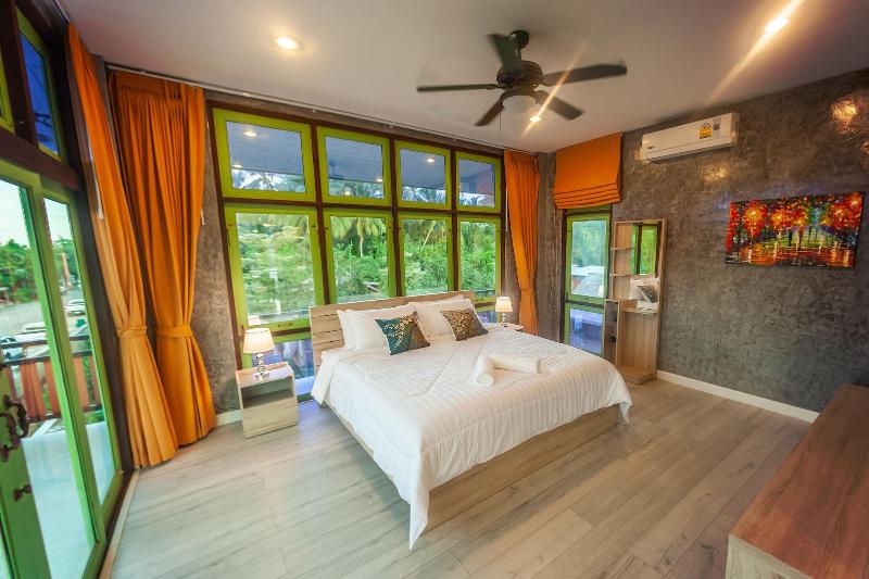 Tonmai Suites image