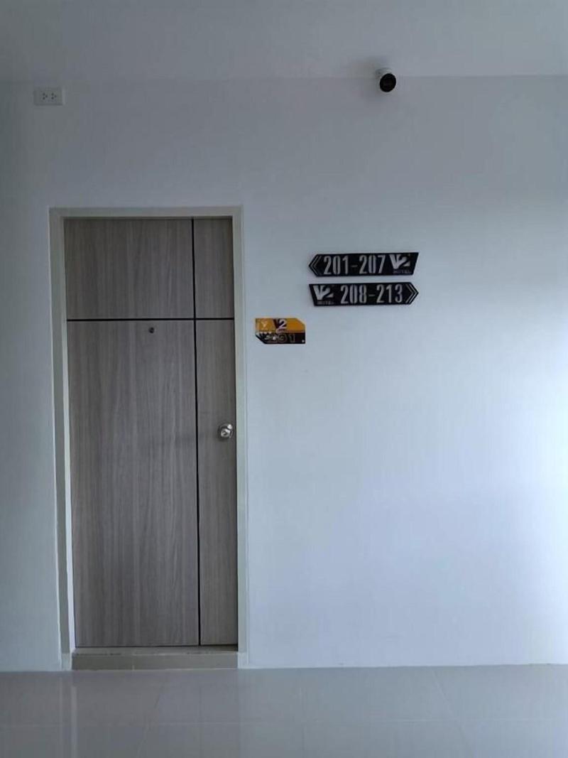 V2 Hotel