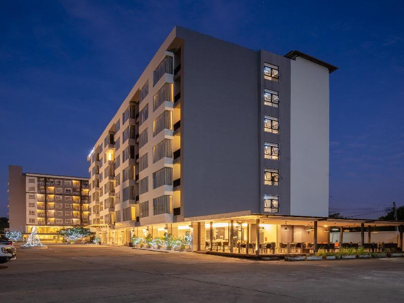 Leenova Hotel image