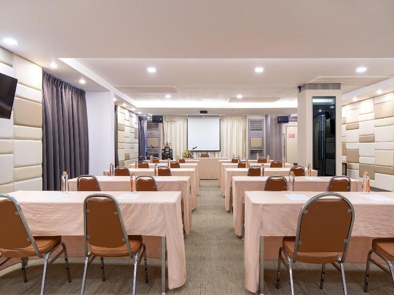 Leenova Hotel image
