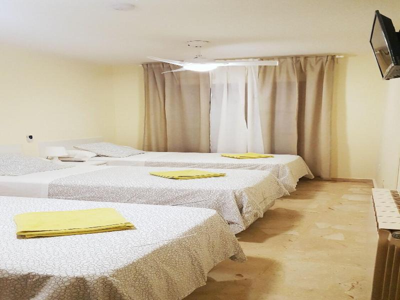 Hostal El Peine image