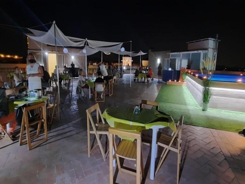 Hotel Fonda Neus image