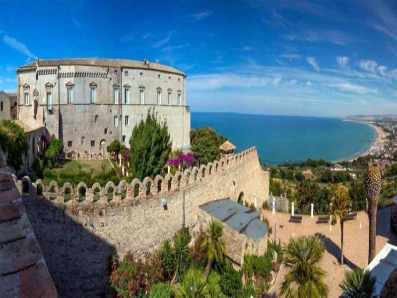Vasto Aparthotel image
