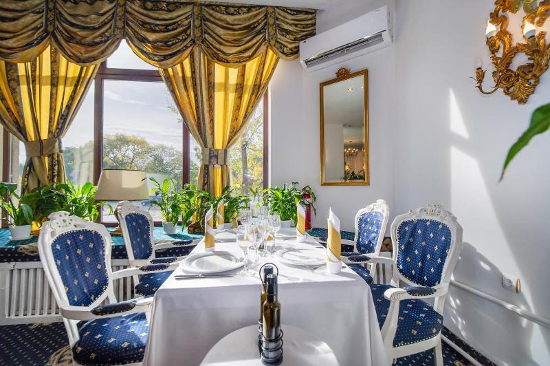 Hotel Cetate Imparatul Romanilor image