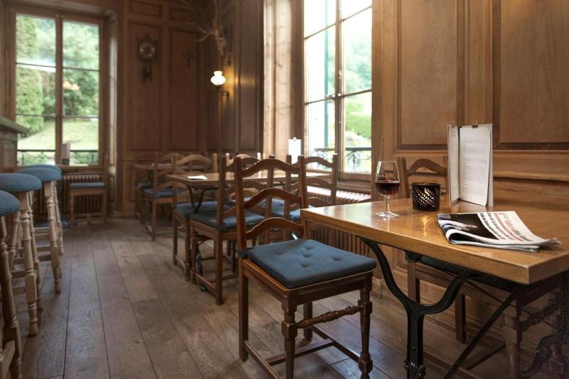 Au Vieux Manoir image