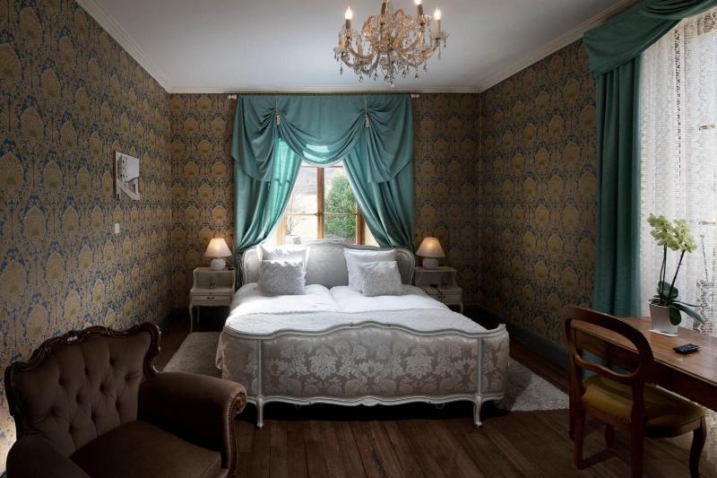 Au Vieux Manoir image