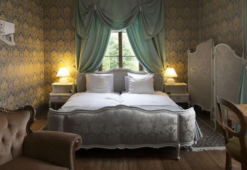 Au Vieux Manoir image