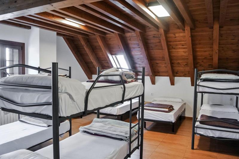 Hostal Y Albergue Haizea image