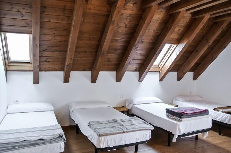 Hostal Y Albergue Haizea image