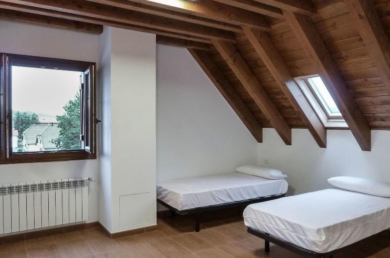 Hostal Y Albergue Haizea image