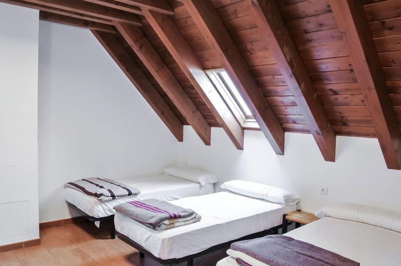 Hostal Y Albergue Haizea image