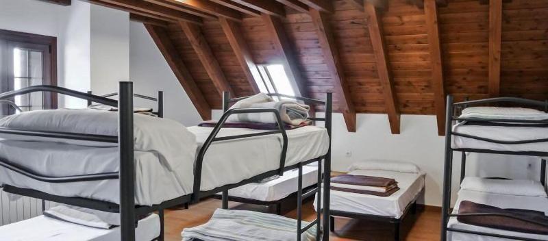 Hostal Y Albergue Haizea image