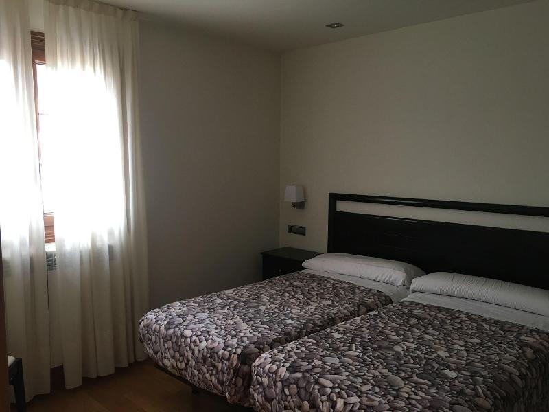 Hostal Y Albergue Haizea image