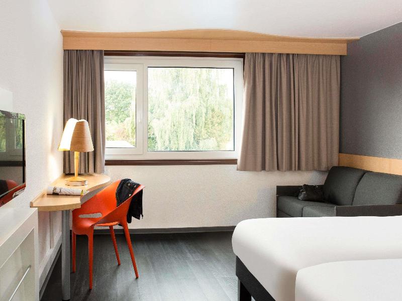 Ibis 3 Lacs Neuchatel image