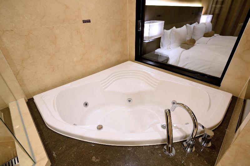 Midas Hotel & Resort image