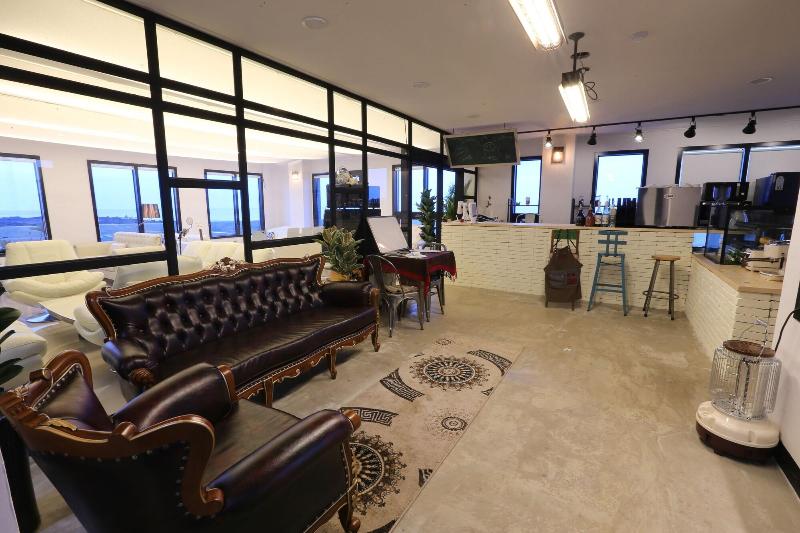 Hotel 52 image