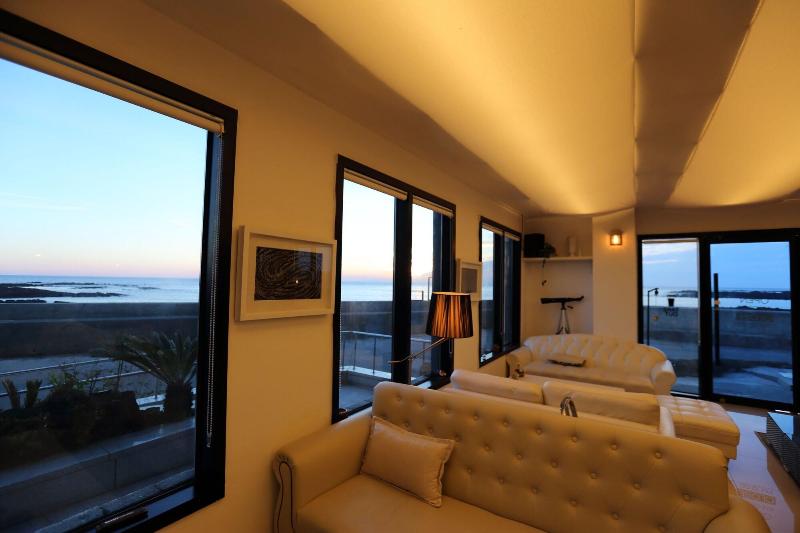 Hotel 52 image