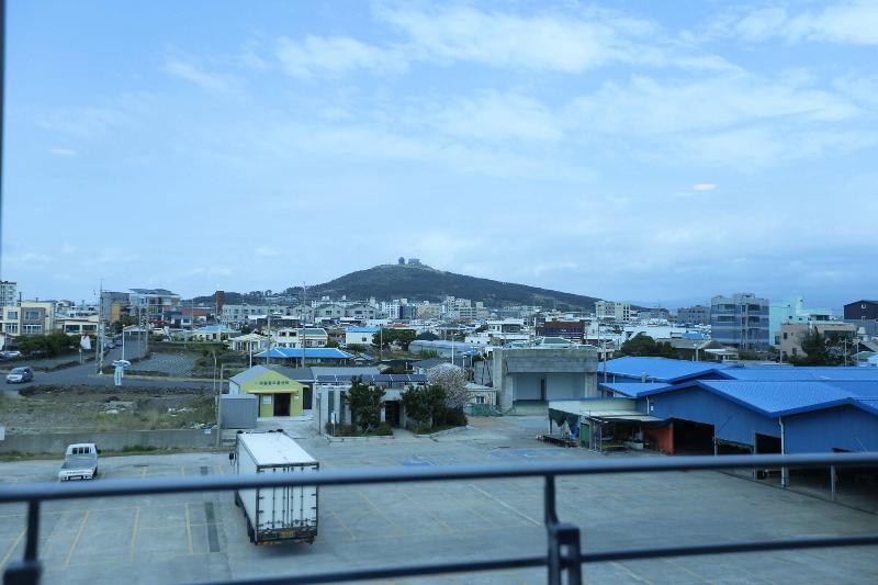 Hotel 52 image