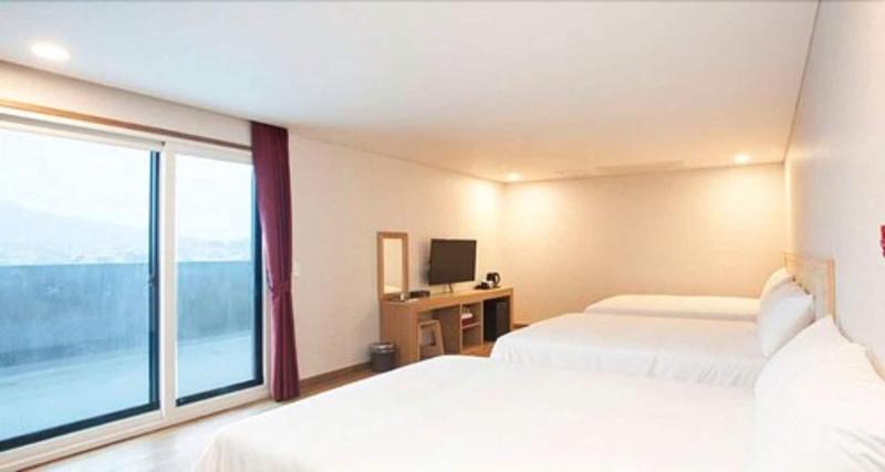 Hotel 52 image