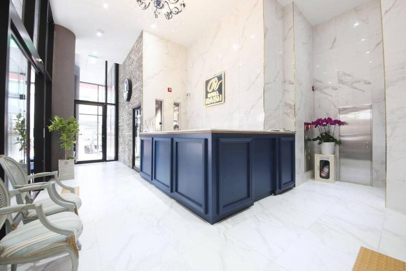 Hotel Raum image
