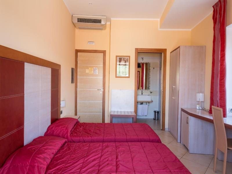 Hotel Conte Ruggero image