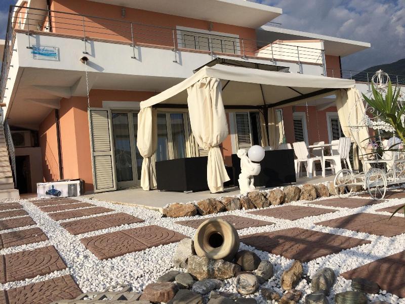 Villa Armonia image