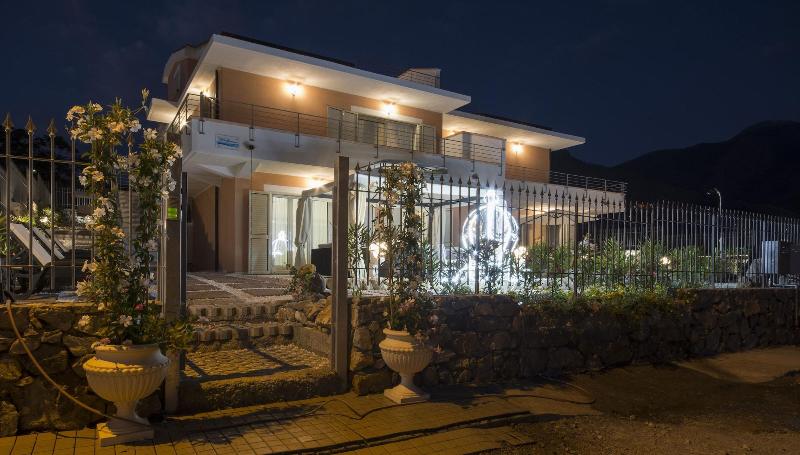 Villa Armonia image