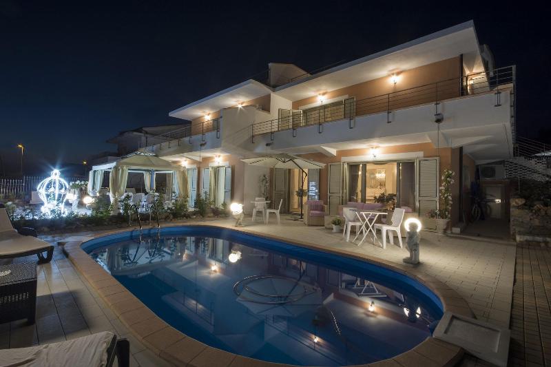 Villa Armonia image