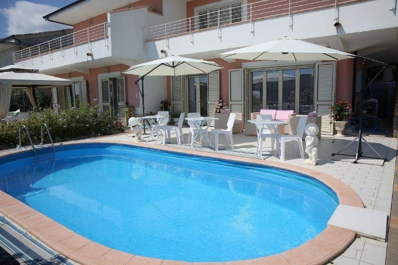 Villa Armonia image
