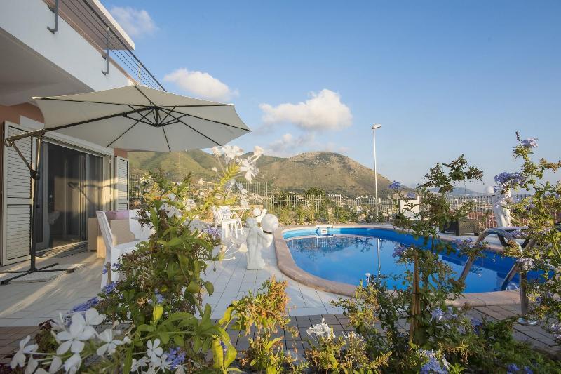 Villa Armonia image