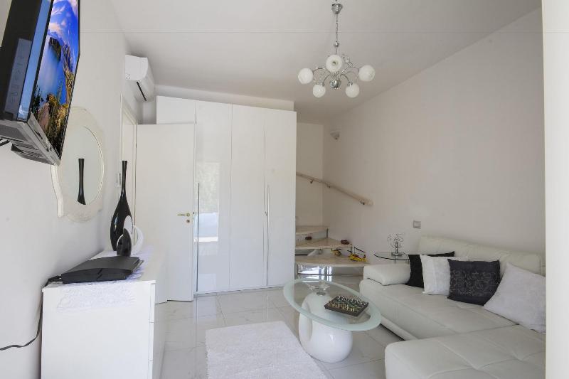 Villa Armonia image