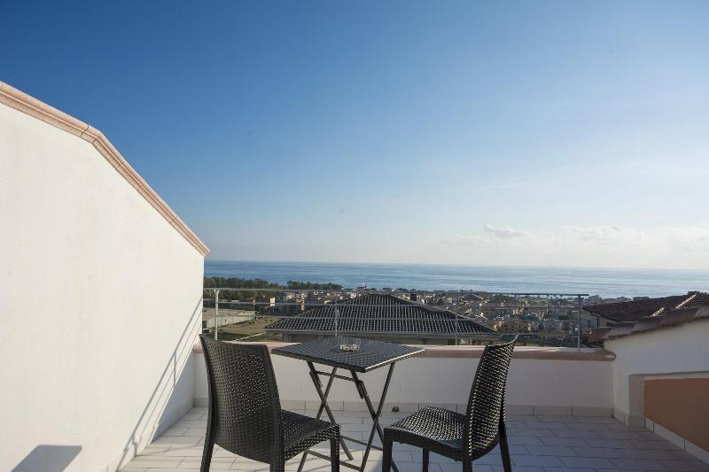 Villa Armonia image