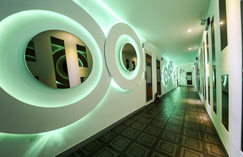 Dubai Hotel