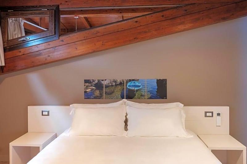 Il Casato Deluxe Rooms image