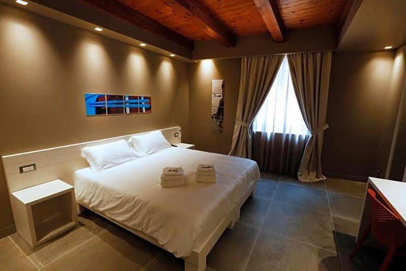Il Casato Deluxe Rooms image