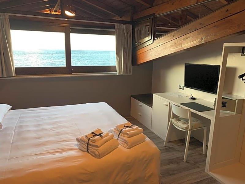 Il Casato Deluxe Rooms image