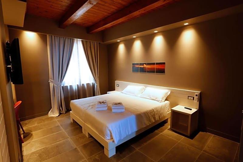 Il Casato Deluxe Rooms image