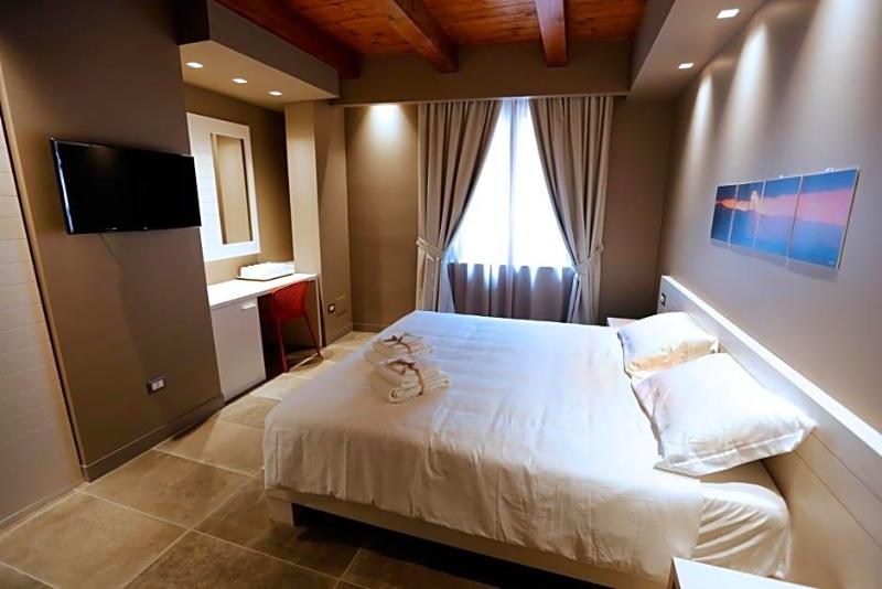 Il Casato Deluxe Rooms image