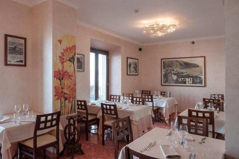 Il Casato Deluxe Rooms image
