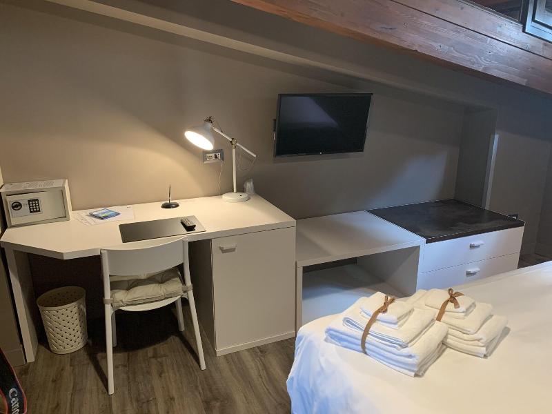 Il Casato Deluxe Rooms image