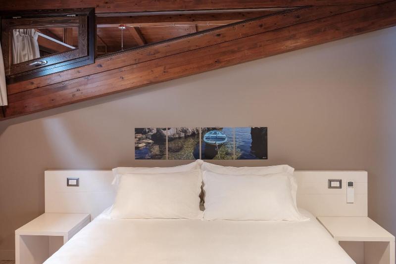 Il Casato Deluxe Rooms image