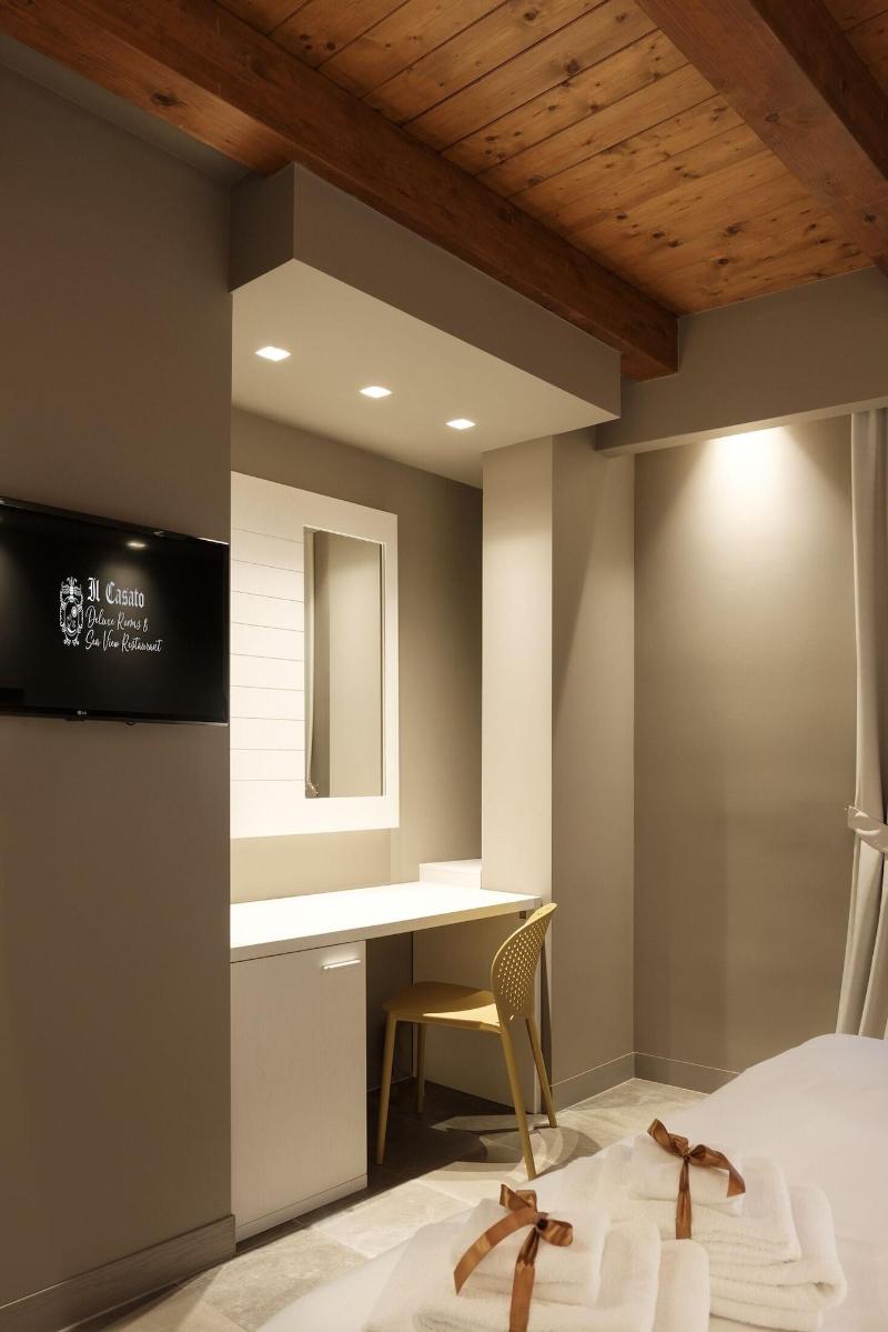 Il Casato Deluxe Rooms image