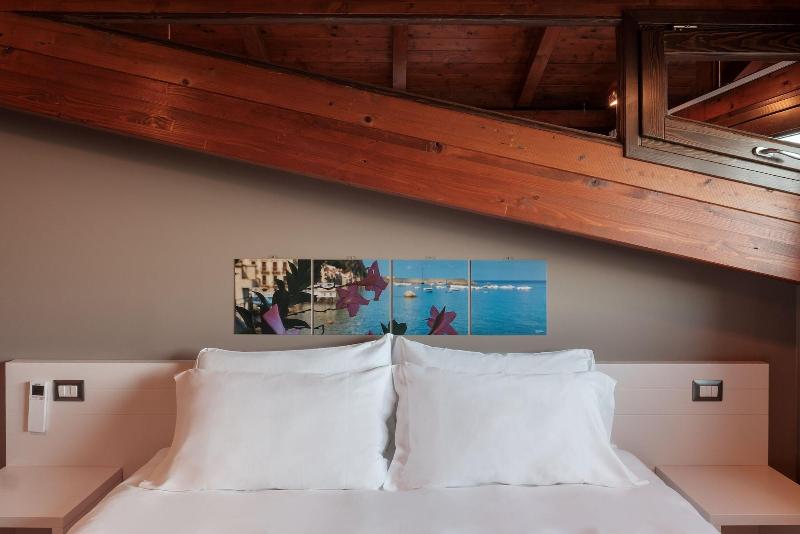 Il Casato Deluxe Rooms image