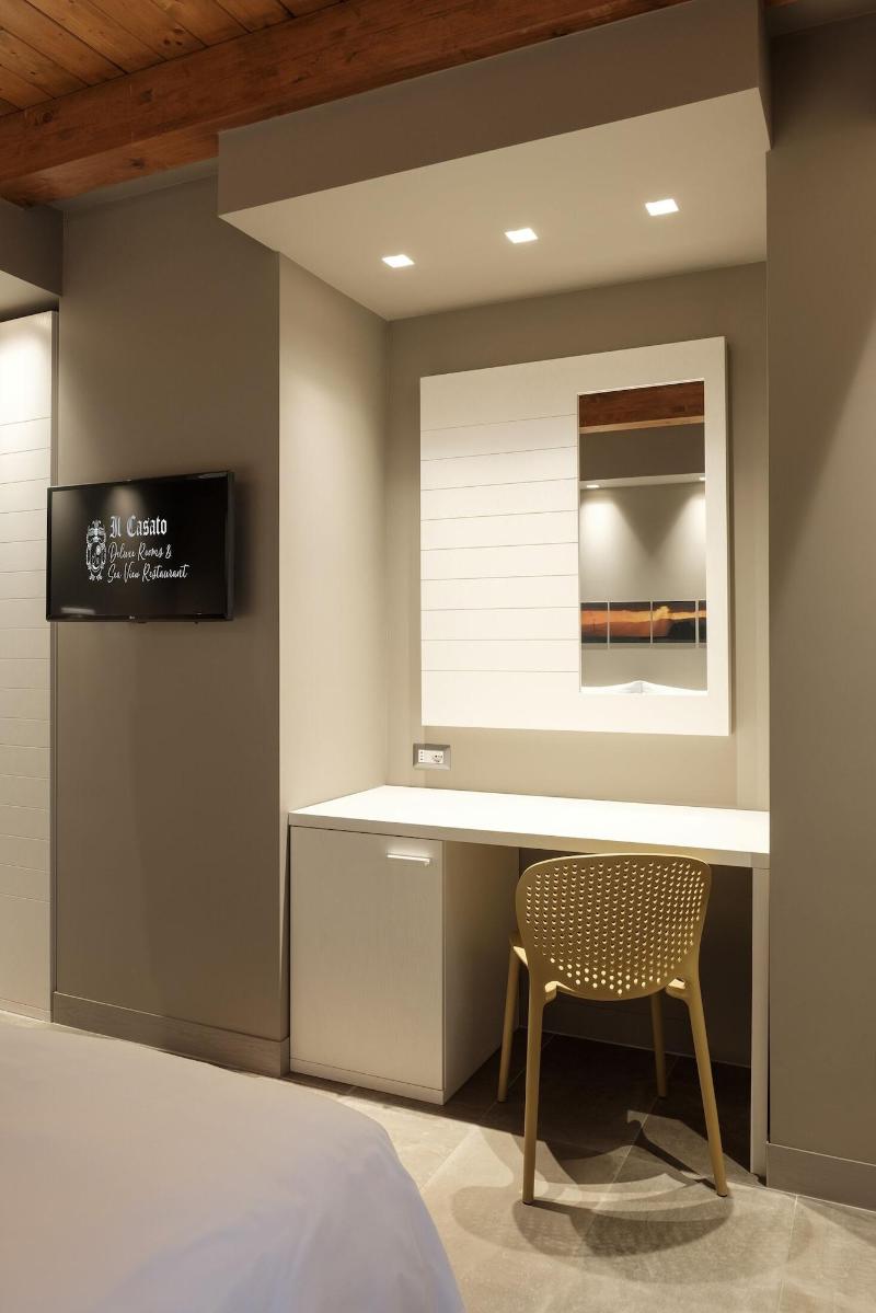 Il Casato Deluxe Rooms image