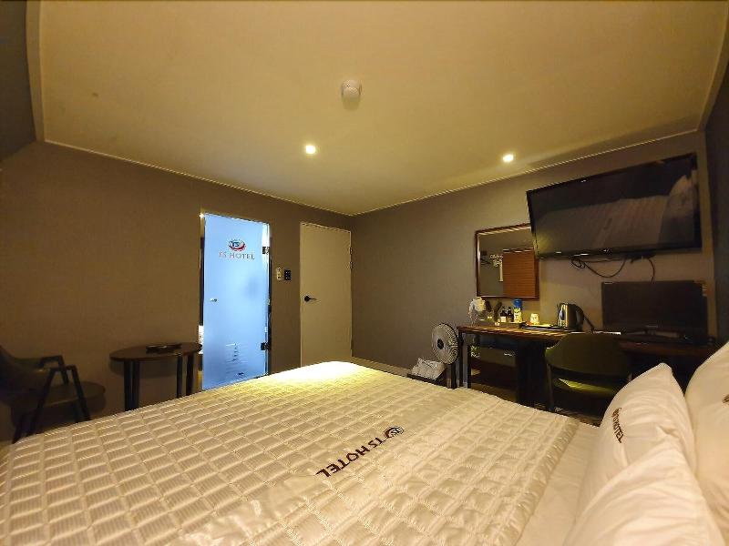 Ts Hotel image
